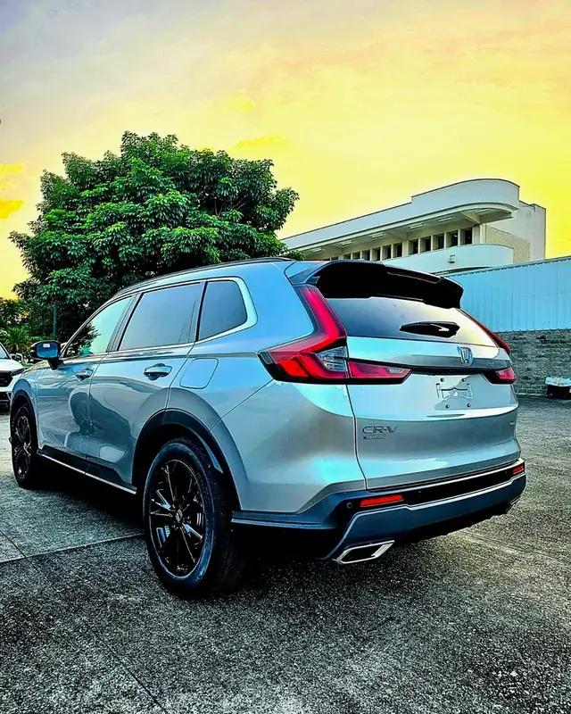 CR-V Touring HEV al atardecer